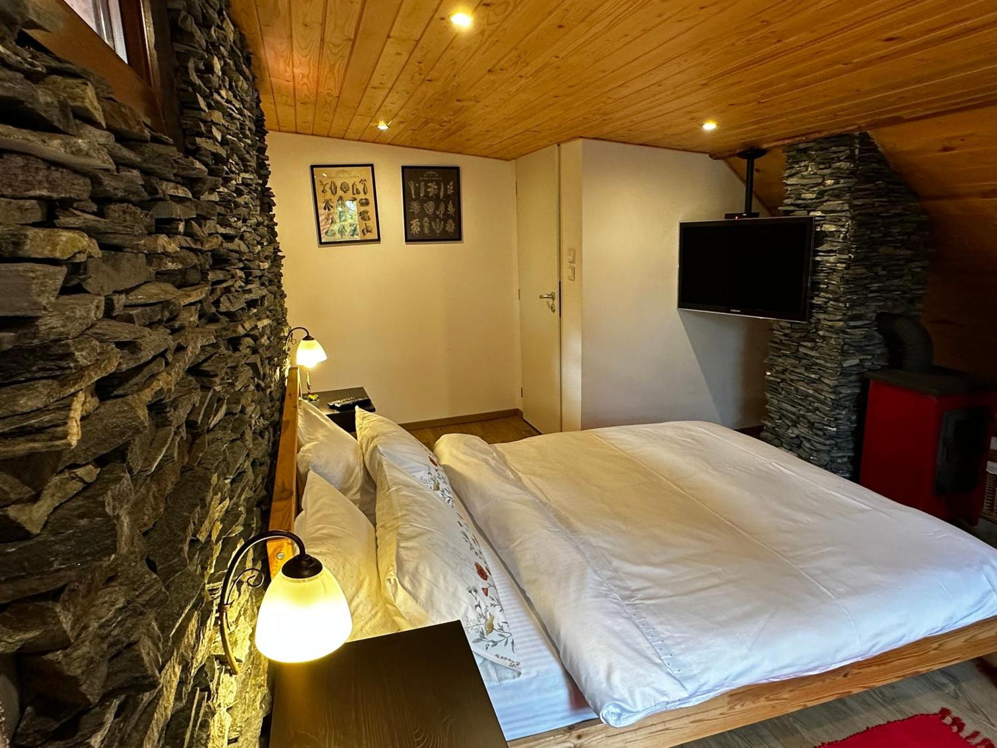 Mountain Chalet - Cabana La Muntele Baisorii Muntele Cacovei  المظهر الخارجي الصورة